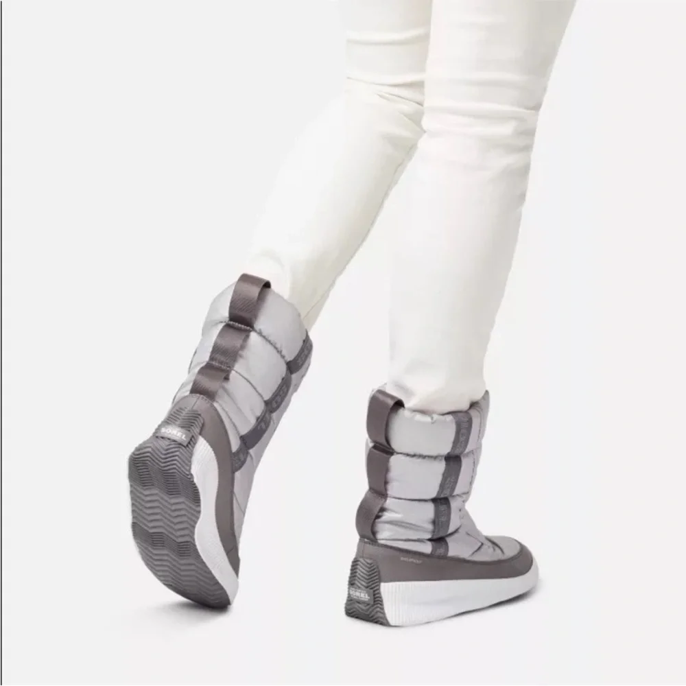 NWT SOREL Out ‘N About Puffy Mid Boot Silver Women’s 12